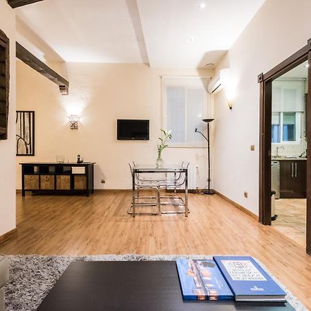 Downtown Jacuzzi Apartment Madrid Bagian luar foto