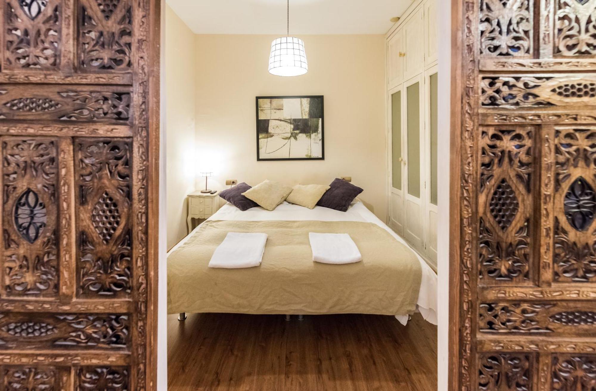 Downtown Jacuzzi Apartment Madrid Bagian luar foto