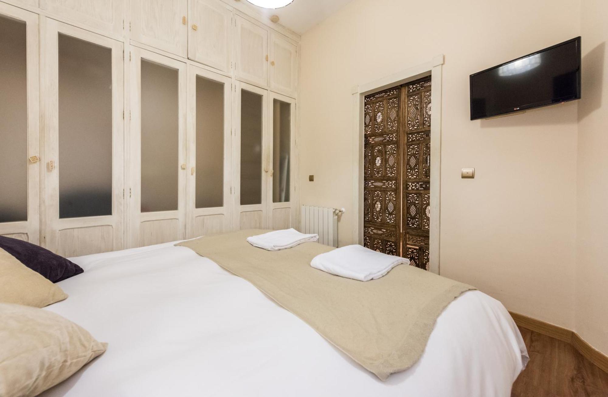 Downtown Jacuzzi Apartment Madrid Bagian luar foto