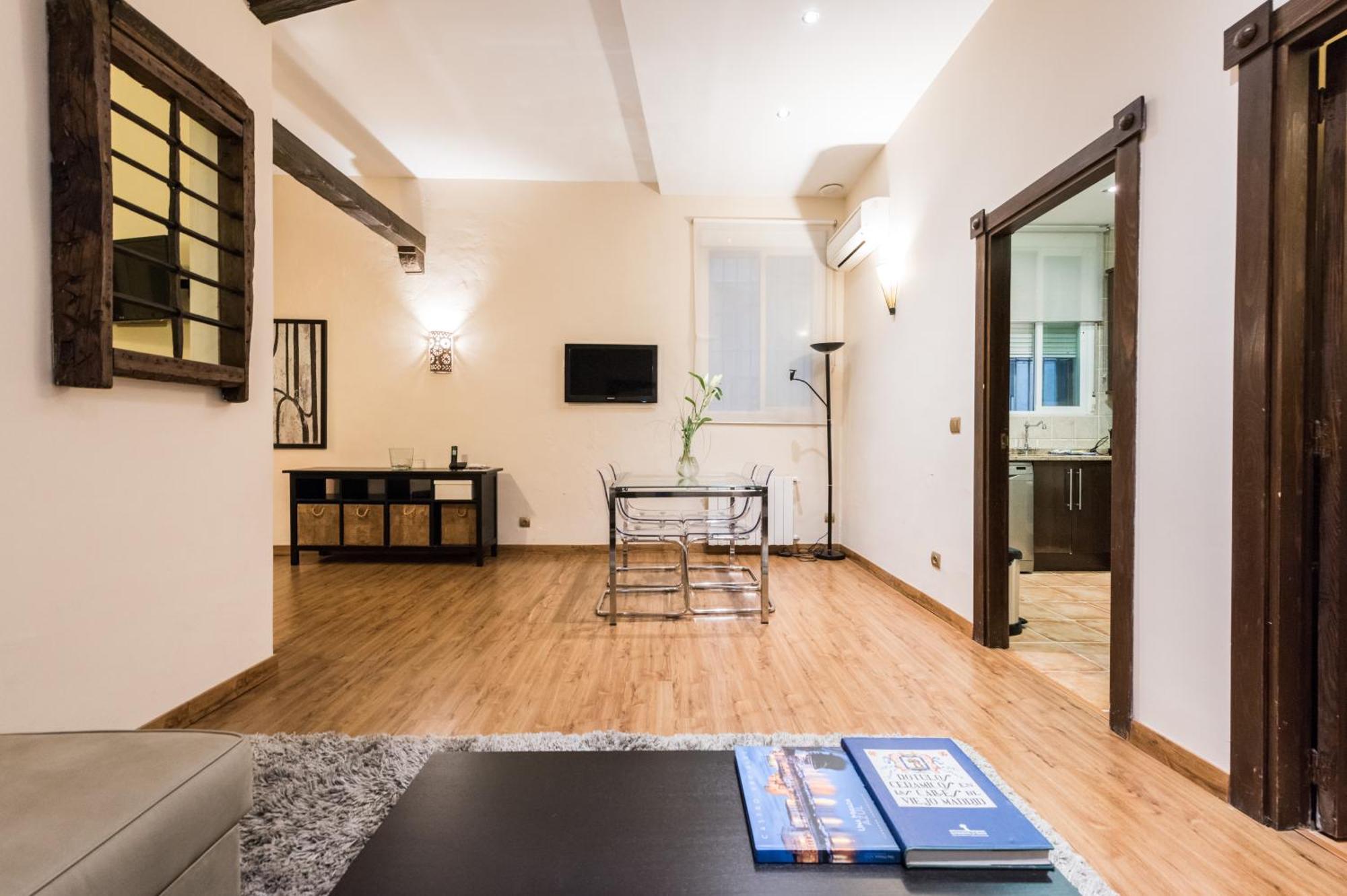 Downtown Jacuzzi Apartment Madrid Bagian luar foto