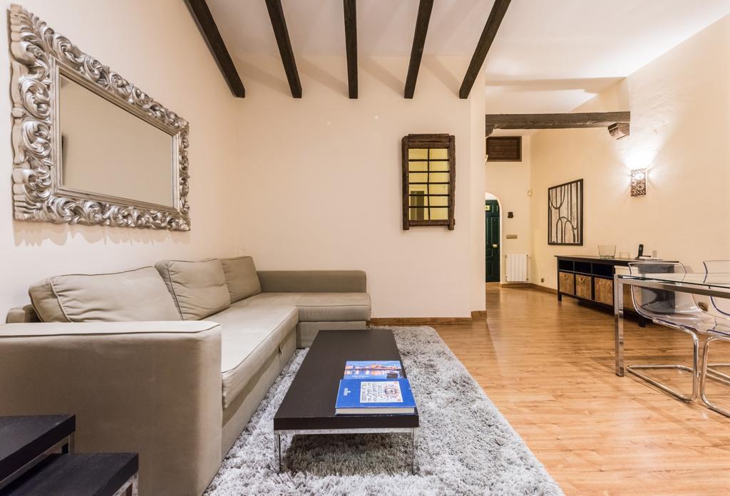 Downtown Jacuzzi Apartment Madrid Bagian luar foto