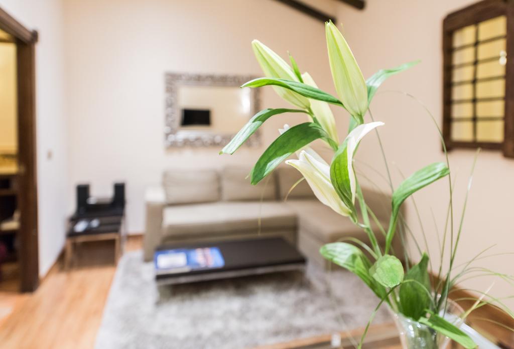 Downtown Jacuzzi Apartment Madrid Bagian luar foto
